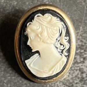 Victorian 1" Cameo Brooch