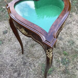 Heart-Shaped Bijouterie Display Cabinet