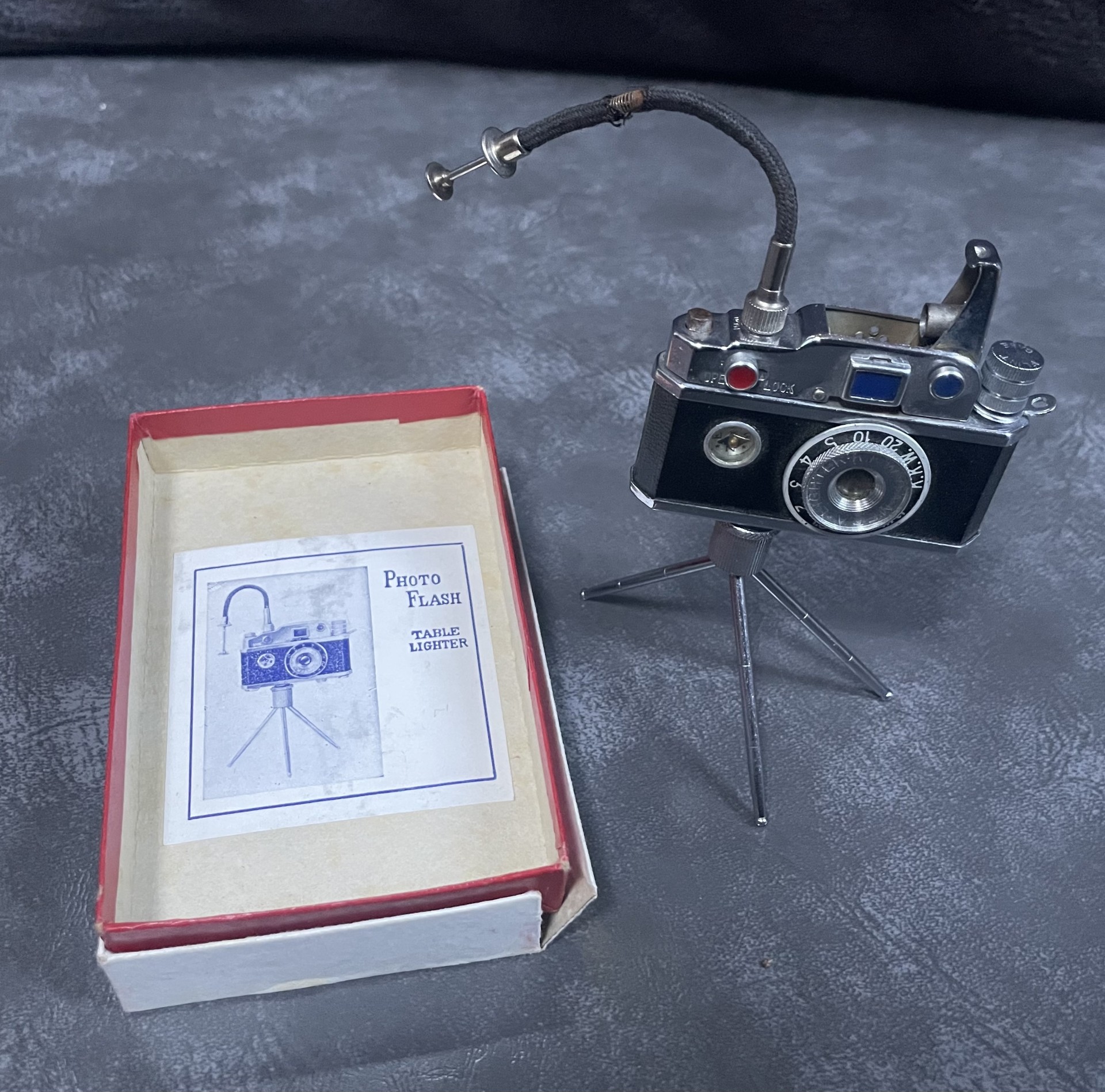 Japanese KKW 'Photo Flash' Petrol Table Lighter